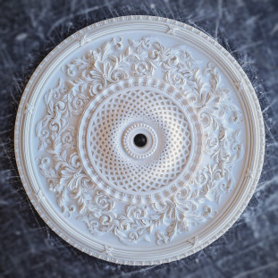 Розетка гипсовая в классическом стиле с насыщенным рисунком р-257 Ø800