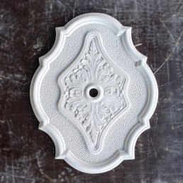 Розетка гіпсова у вигляді ромба з квіткою р-27  560х450