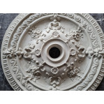 Розетка гіпсова в класичному стилі з насиченим візерунком р-34 Ø660