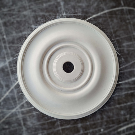 Розетка гіпсова в класичному стилі без візерунка р-47 Ø200