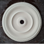 Розетка гіпсова в класичному стилі з рустиками по канту р-48 Ø530