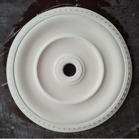 Розетка гіпсова в класичному стилі з рустиками по канту р-48 Ø530