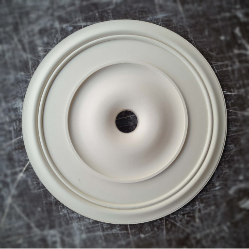 Розетка гіпсова в класичному стилі без візерунка р-49 Ø500