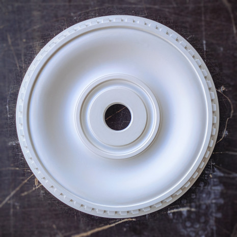 Розетка гіпсова в класичному стилі з рустиками по канту р-51 Ø380