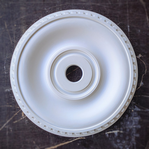 Розетка гіпсова в класичному стилі з рустиками по канту р-51 Ø380