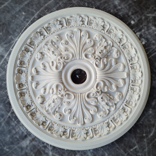 Розетка гіпсова в класичному стилі з візерунком р-57 Ø730