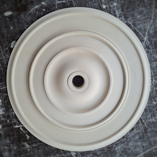 Розетка гіпсова гладка, в класичному стилі р-63 Ø650