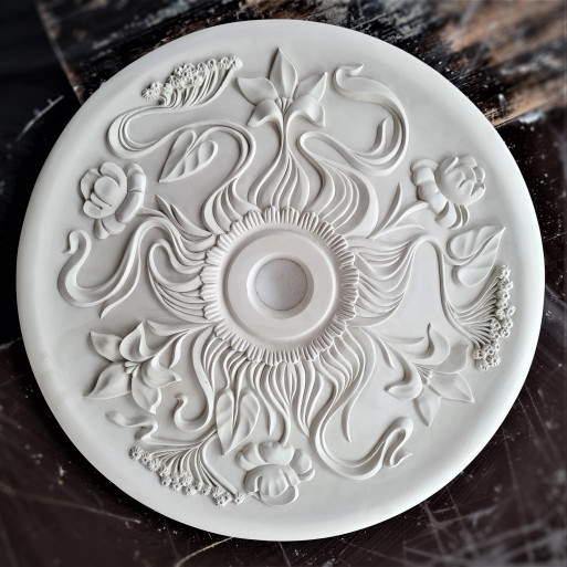 Розетка гіпсова з квітами лілій та півонії в стилі модерн р-65 Ø645