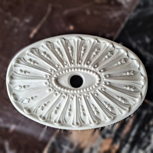 Розетка гіпсова в класичному стилі овальної форми р-67  625х425