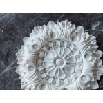 Розетка гіпсова декоративна у вигляді квітки р-76 Ø205