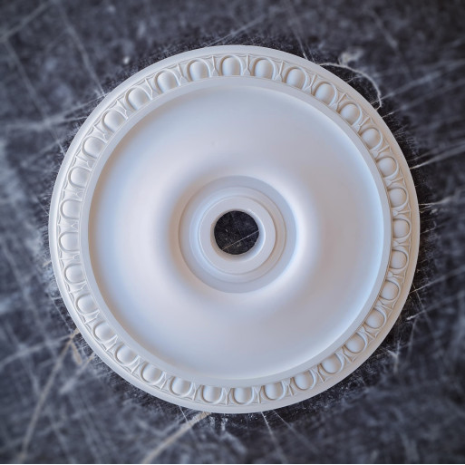 Розетка гіпсова в класичному стилі з іонікою по обідку р-79 Ø350