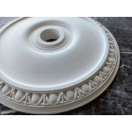 Розетка гіпсова в класичному стилі з іонікою по обідку р-80 Ø250