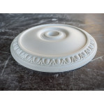 Розетка гіпсова в класичному стилі з іонікою по обідку р-80 Ø250