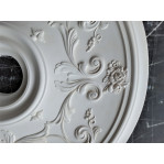 Розетка гіпсова в класичному стилі з витонченими вензелями р-82 Ø720