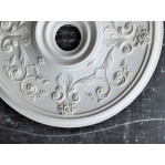 Розетка гіпсова в класичному стилі з витонченими вензелями р-82 Ø720
