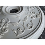 Розетка гіпсова в класичному стилі з витонченими вензелями р-82 Ø720