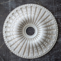 Розетка гіпсова в сучасному стилі р-83 Ø570