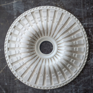 Розетка гіпсова в сучасному стилі р-83 Ø570