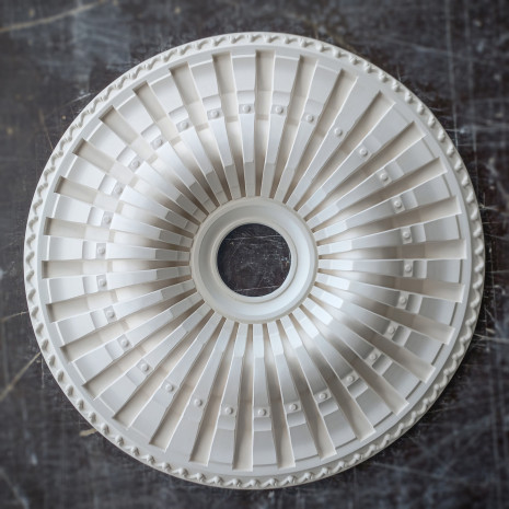 Розетка гіпсова в сучасному стилі р-83 Ø570