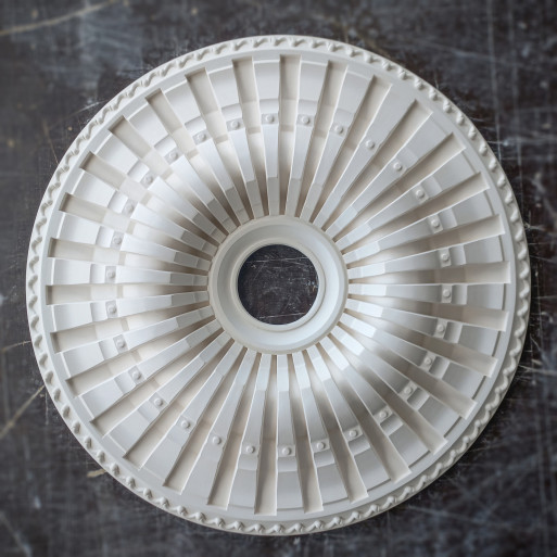 Розетка гіпсова в сучасному стилі р-83 Ø570