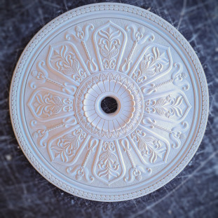 Розетка гіпсова у східному стилі з різьбленим візерунком р-85 Ø650