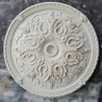 Розетка гіпсова в класичному стилі з квітковими елементами р-96 Ø825