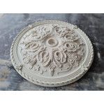 Розетка гіпсова в класичному стилі з квітковими елементами р-96 Ø825