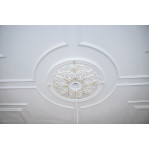 Розетка гіпсова в класичному стилі з квітковими елементами р-96 Ø825