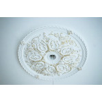 Розетка гіпсова в класичному стилі з квітковими елементами р-96 Ø825