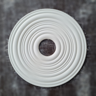 Розетка гіпсова гладка у сучасному стилі р-1015 Ø560