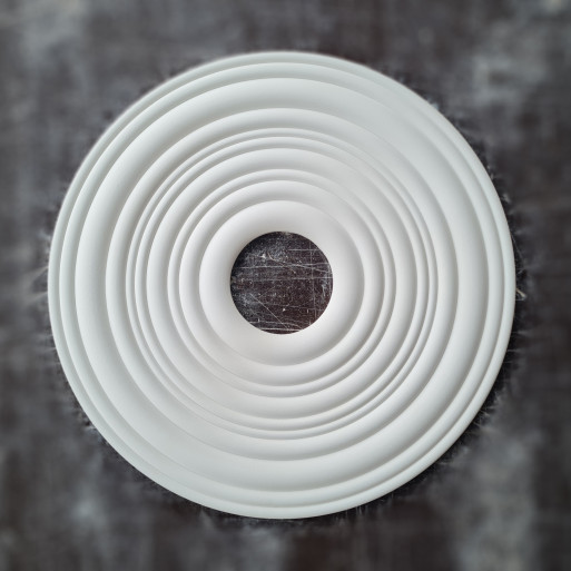 Розетка гіпсова гладка у сучасному стилі р-1015 Ø560