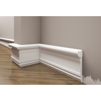 Декоративний підлоговий плінтус із гіпсу в інтер'єрі