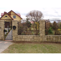 Особливості установки заборів із бетону