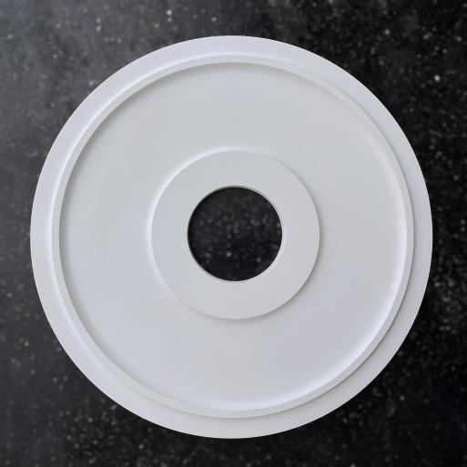 Розетка гіпсова гладка у сучасному стилі р-1016 Ø560